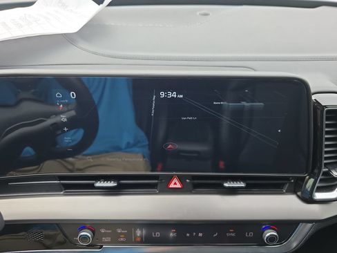 Used 2025 Kia Sportage EX w/ Premium Package FWD image 23