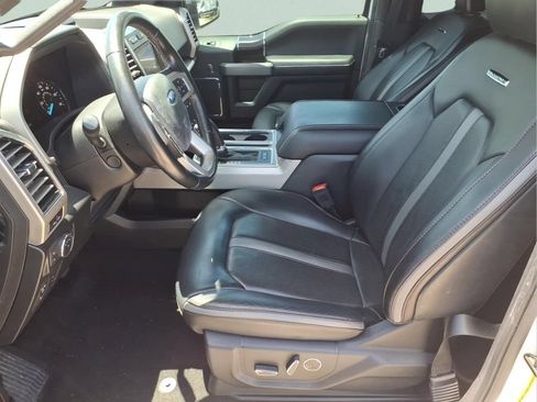 Used 2019 Ford F150 Platinum w/ Equipment Group 701A Luxury AWD/4WD image 10