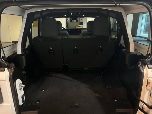 Used 2025 Jeep Wrangler Unlimited Sport AWD/4WD image 31