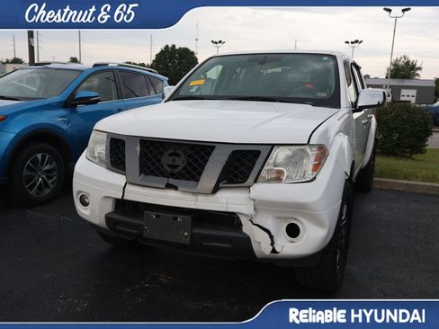 Used 2012 Nissan Frontier SV w/ Sport Appearance Pkg AWD/4WD image 9