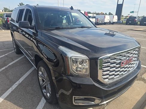 Used 2018 GMC Yukon XL Denali w/ Denali Ultimate Package AWD/4WD image 2
