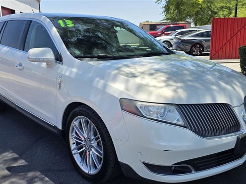 Used 2013 Lincoln MKT AWD image 3