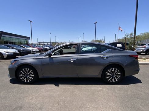 Used 2025 Nissan Altima 2.5 SV FWD image 4