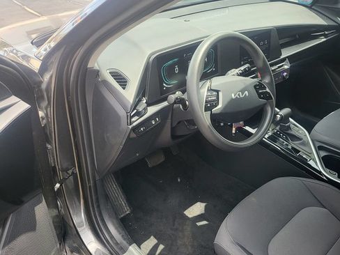 Used 2025 Kia Niro LX FWD image 3
