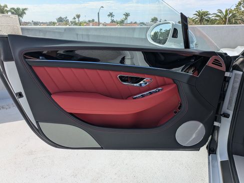 Used 2024 Bentley Continental GT V8 image 15