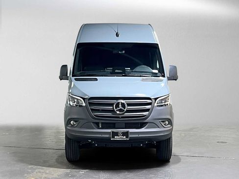 Used 2026 Mercedes-Benz Sprinter 2500 image 8