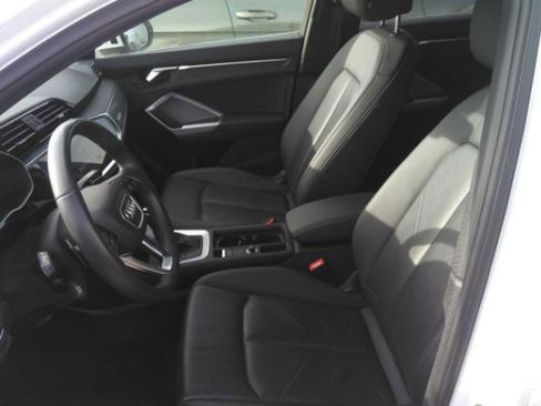 Used 2025 Audi Q3 2.0T Premium AWD/4WD image 2