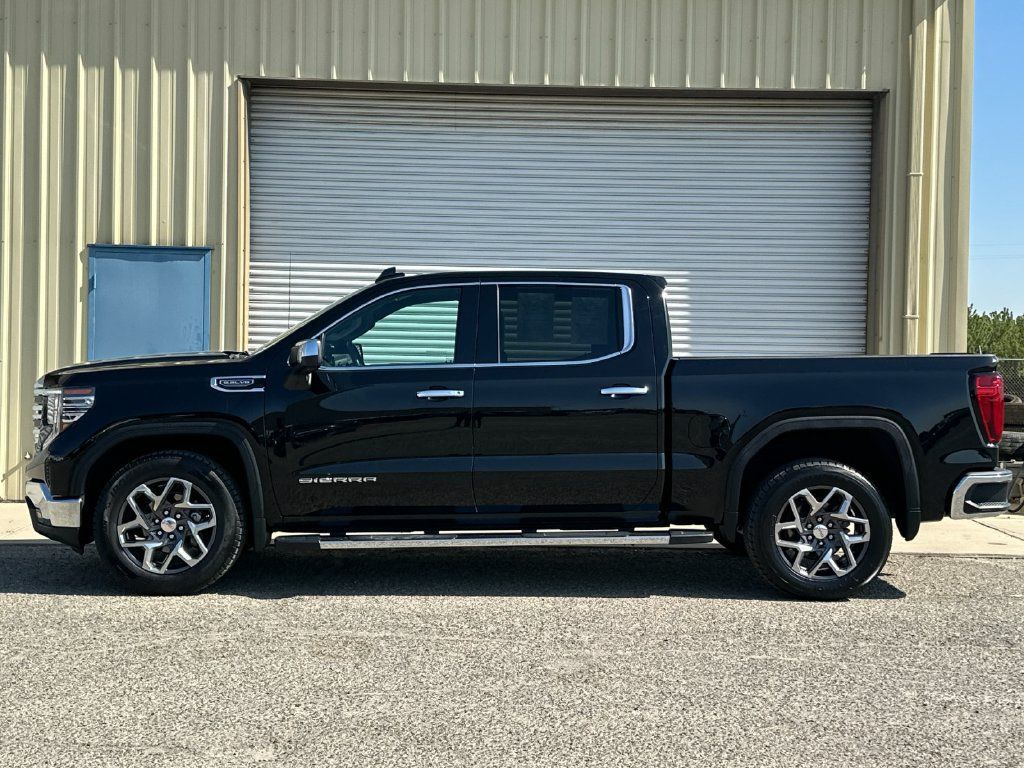 Used 2023 GMC Sierra 1500 SLT w/ SLT Premium Package RWD image 7