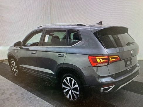 Used 2024 Volkswagen Taos SE image 21