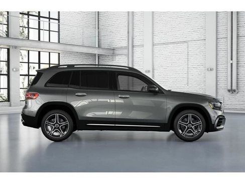 New 2026 Mercedes-Benz GLB 250 4MATIC image 2