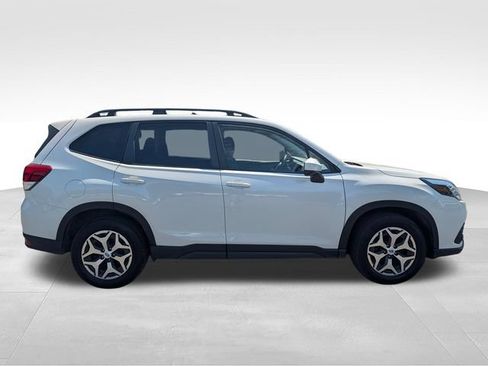 Used 2023 Subaru Forester Premium AWD/4WD image 7