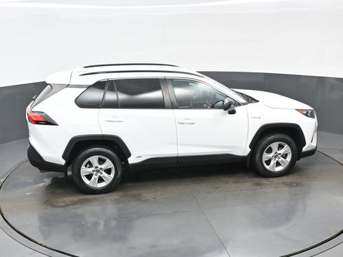 Used 2021 Toyota RAV4 LE image 39