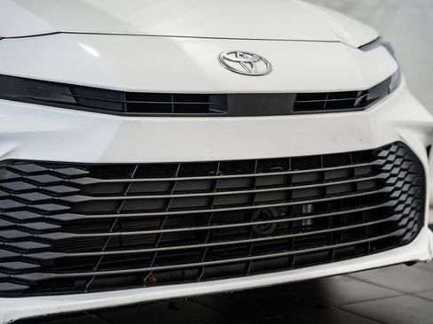 Used 2025 Toyota Camry LE image 9