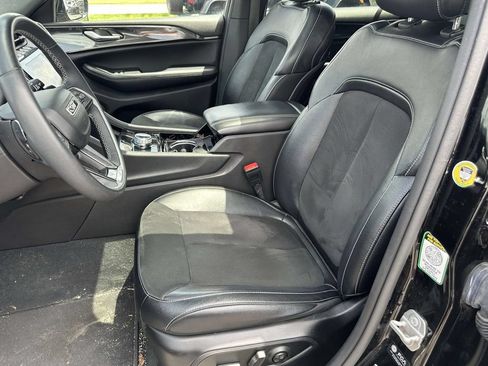 Used 2023 Jeep Grand Cherokee L Laredo AWD/4WD image 18