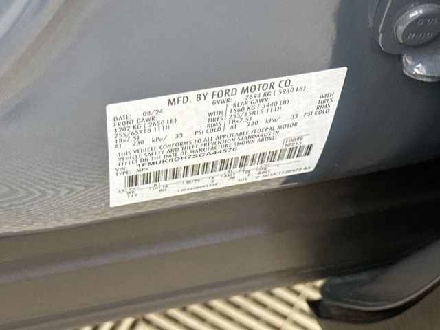 Used 2025 Ford Explorer Active AWD/4WD image 33