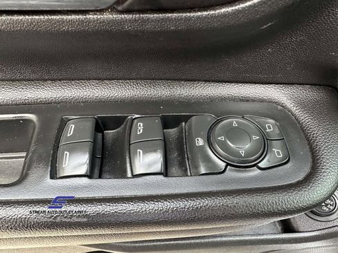 Used 2021 GMC Terrain SLT image 19