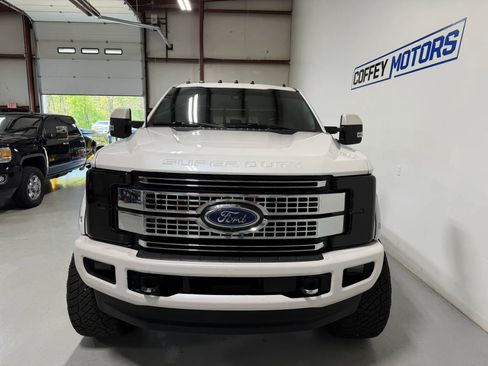 Used 2017 Ford F250 Platinum w/ Platinum Ultimate Package AWD/4WD image 9