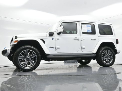 Used 2024 Jeep Wrangler High Altitude AWD/4WD image 53