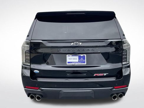 Used 2025 Chevrolet Suburban RST w/ Comfort Package RWD image 5