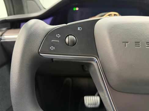 Used 2023 Tesla Model X image 29