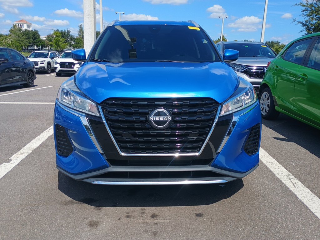 Used 2023 Nissan Kicks SV FWD image 2