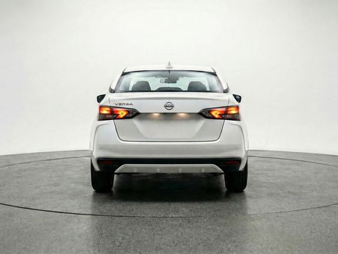 Used 2025 Nissan Versa SV image 7