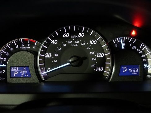 Used 2014 Toyota Camry SE image 16