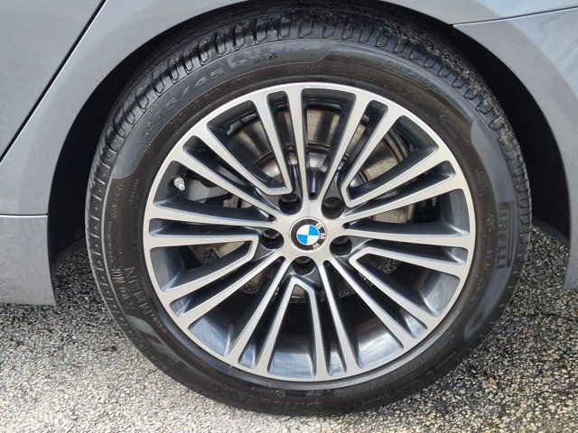 Used 2019 BMW 530e w/ Convenience Package RWD image 23