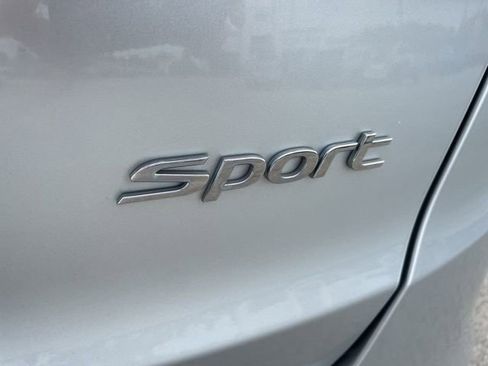 Used 2018 Hyundai Santa Fe Sport image 11