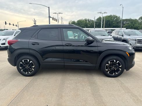 Used 2021 Chevrolet TrailBlazer LT w/ Sun and Liftgate Package FWD image 6