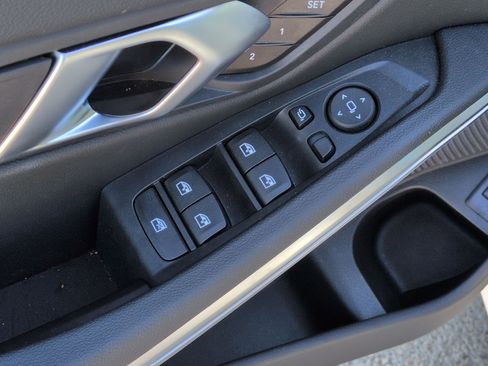 Used 2025 BMW 330i Sedan w/ Premium Package image 15