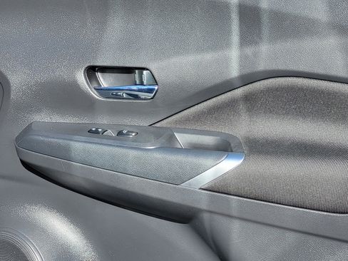 Used 2022 Nissan Kicks SV image 15