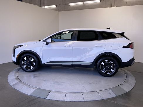 Certified 2026 Kia Sportage LX FWD image 2