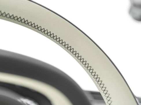 Used 2025 Bentley Bentayga Extended Wheelbase image 48