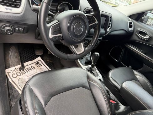 Used 2019 Jeep Compass Latitude w/ Popular Equipment Group AWD/4WD image 12