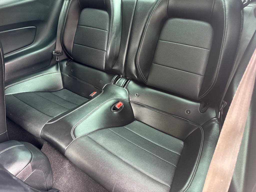Used 2020 Ford Mustang Premium RWD image 10