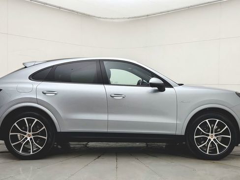 Used 2025 Porsche Cayenne E-Hybrid Coupe image 8