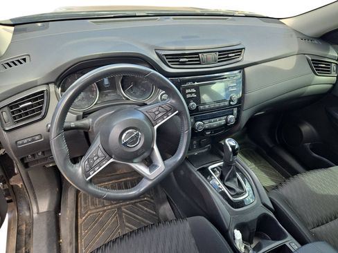 Used 2017 Nissan Rogue SV FWD image 4