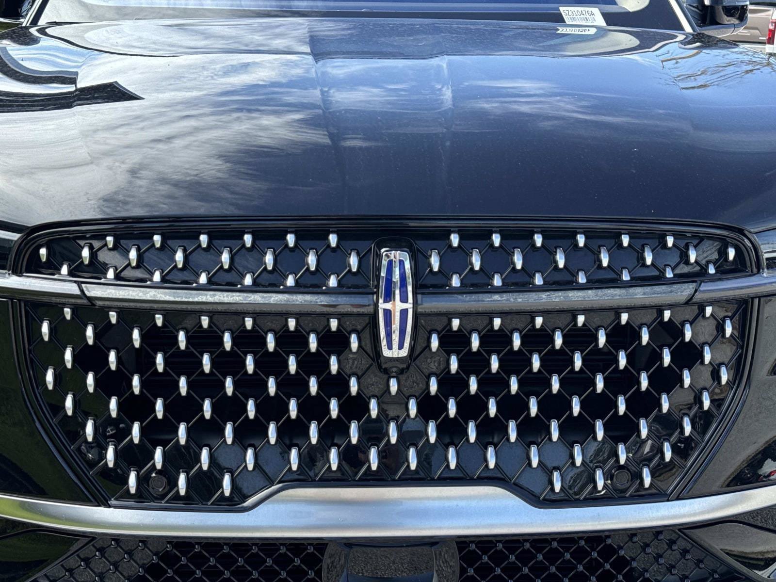Used 2024 Lincoln Nautilus Premier AWD/4WD image 8