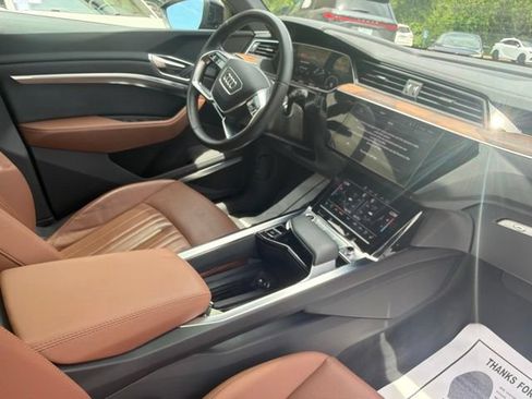 Used 2023 Audi e-tron Premium Plus AWD/4WD image 31