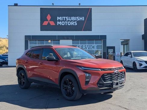 Used 2024 Chevrolet Trax ACTIV w/ Driver Confidence Package image 1