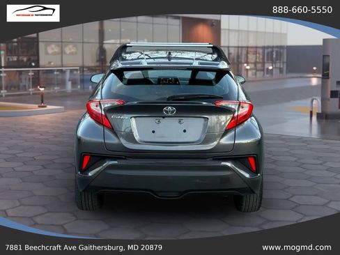 Used 2022 Toyota C-HR XLE FWD image 11
