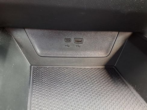 Used 2026 Chevrolet Equinox LT AWD/4WD image 11