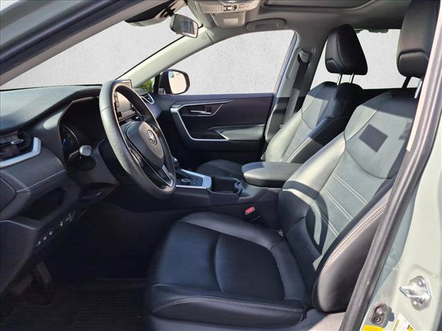 Used 2022 Toyota RAV4 XLE Premium AWD/4WD image 9