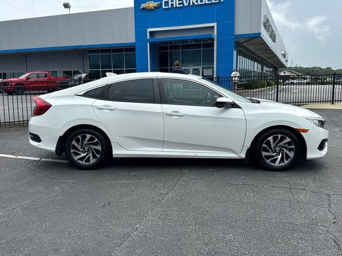 Used 2018 Honda Civic EX image 5
