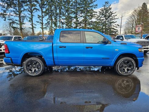 New 2026 RAM 1500 4x4 Crew Cab image 8