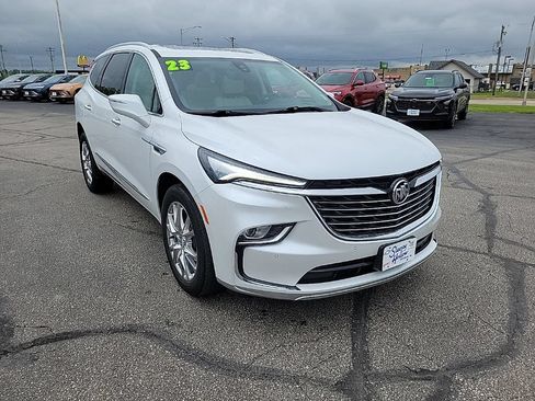 Used 2023 Buick Enclave Premium w/ Experience Buick Package AWD/4WD image 3