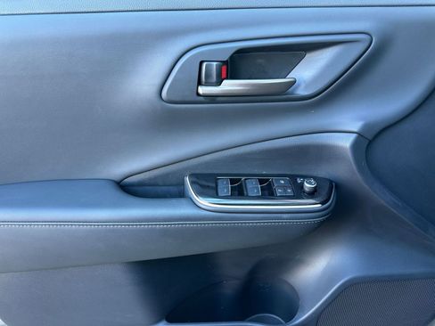 Used 2025 Toyota Crown XLE image 18