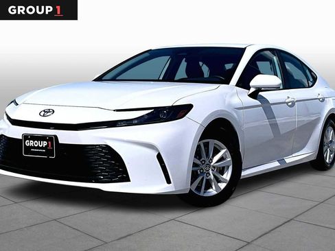 Used 2025 Toyota Camry LE FWD image 1