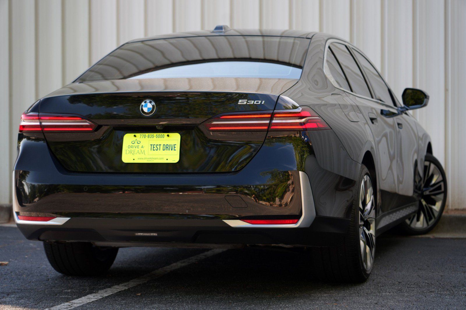 Used 2024 BMW 530i w/ Convenience Package RWD image 5
